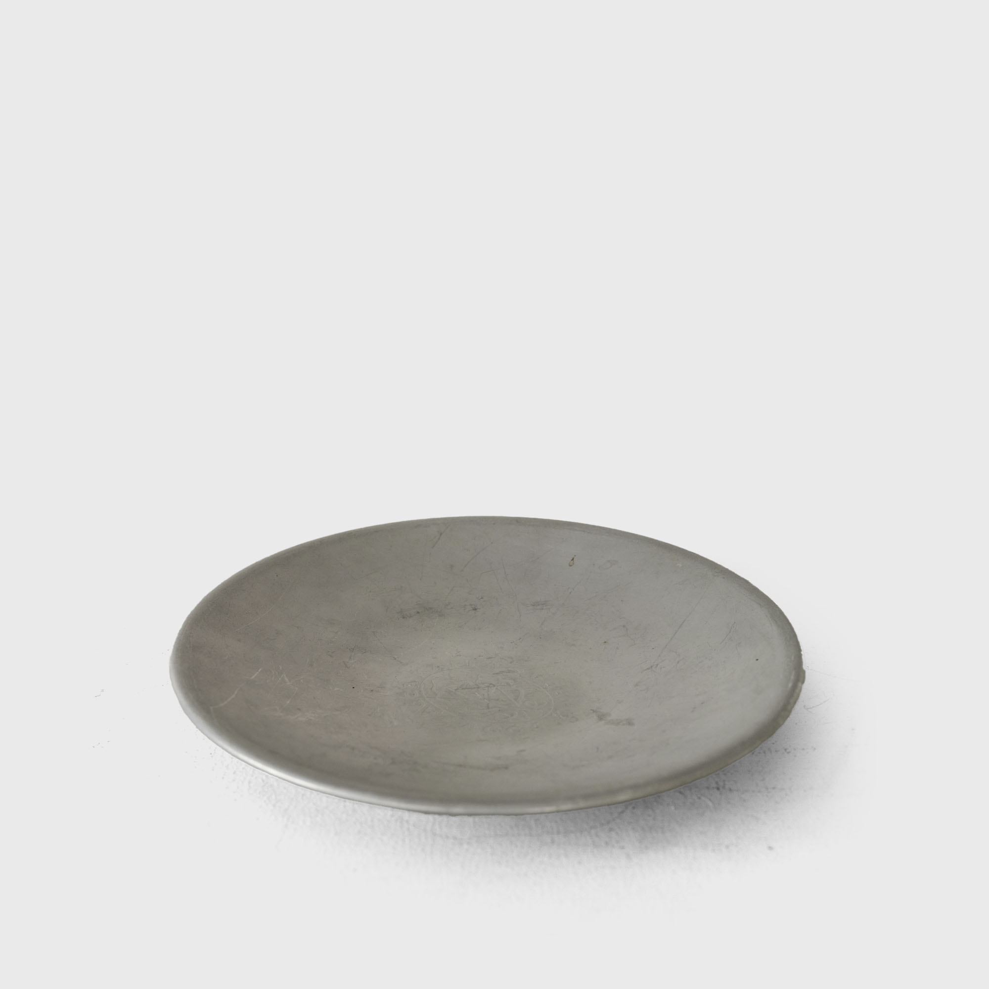 brushed aluminum round plate