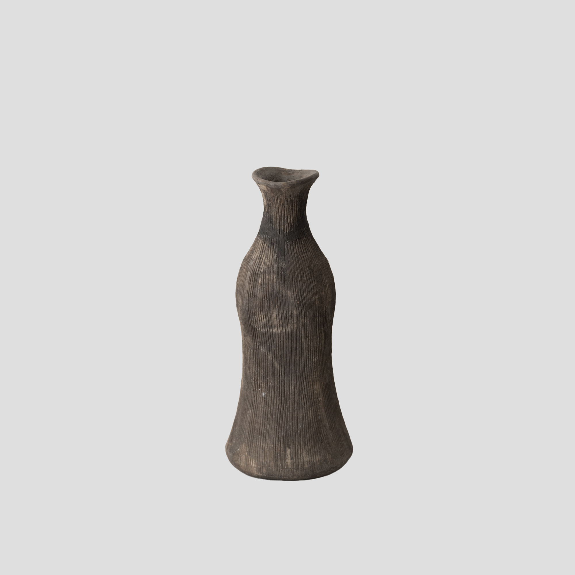 vase with incised lines M