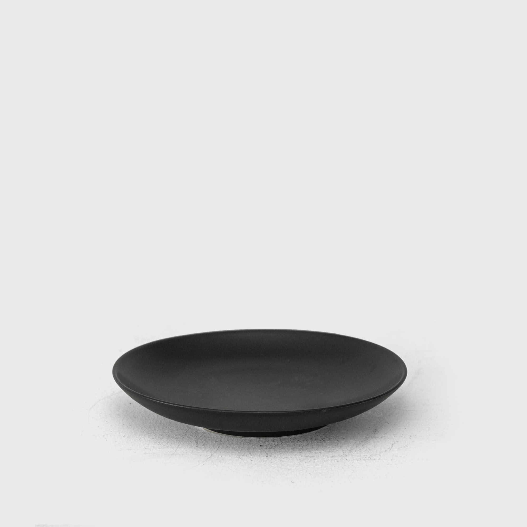 black plate