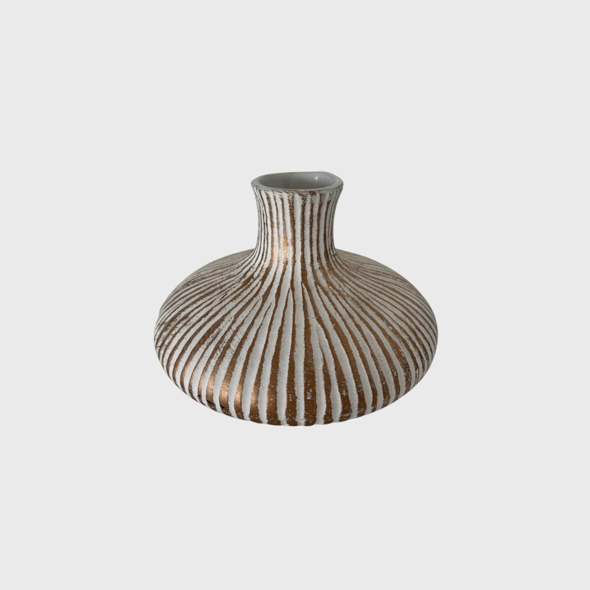 ribbed low flower vase
