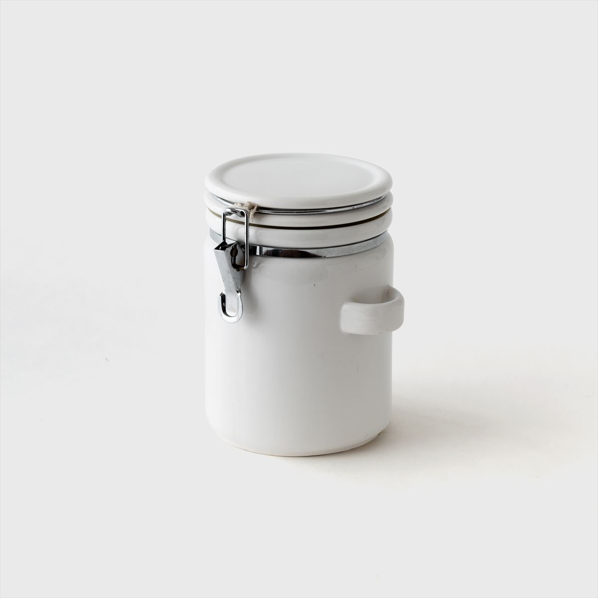 round canister