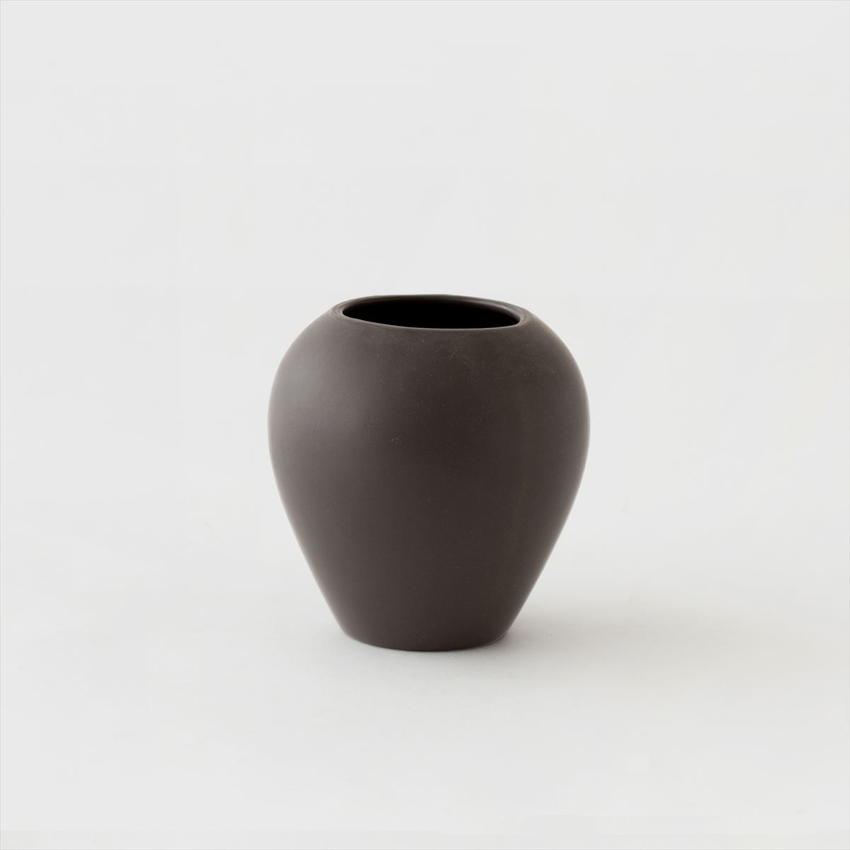 brown flower vase