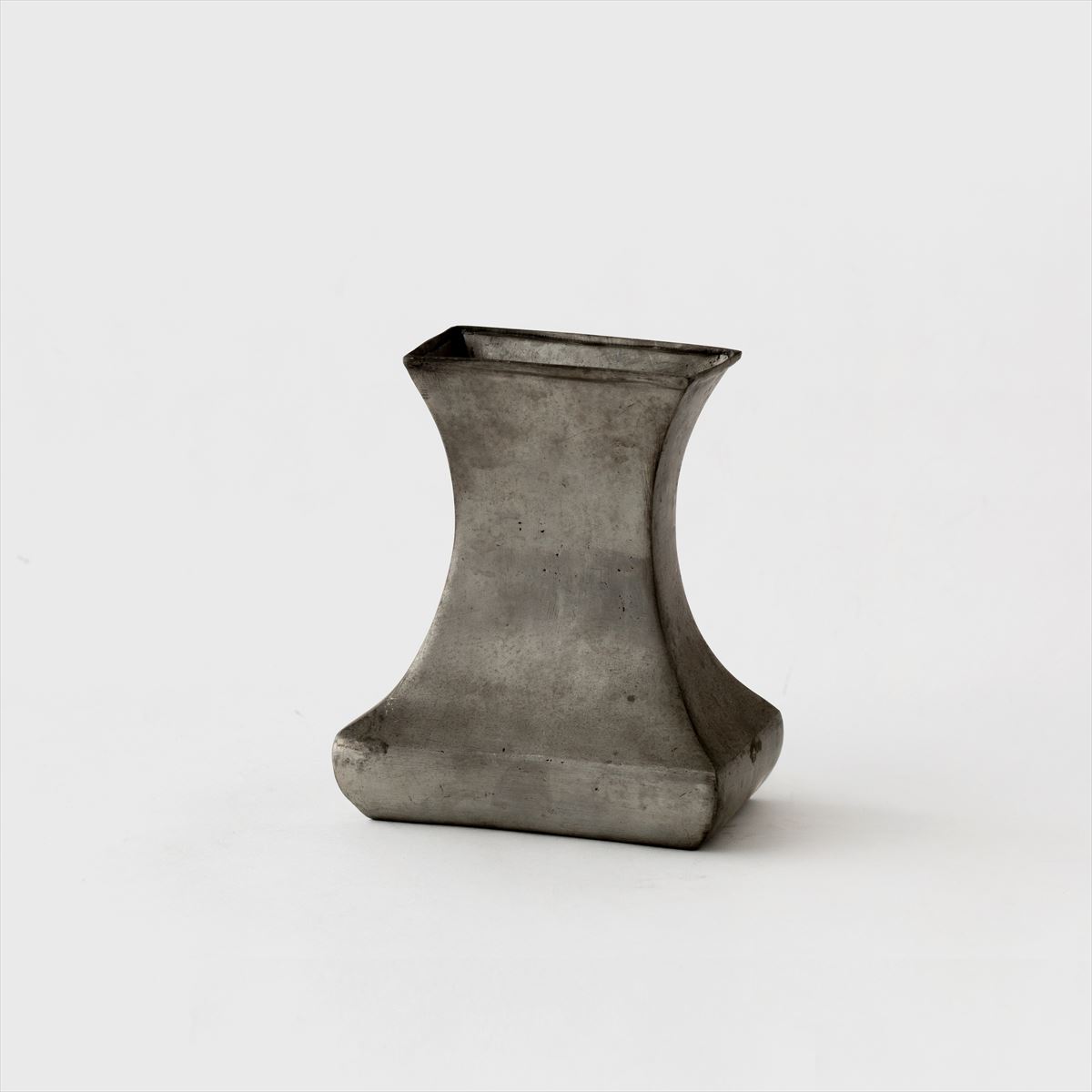 silver flower vase