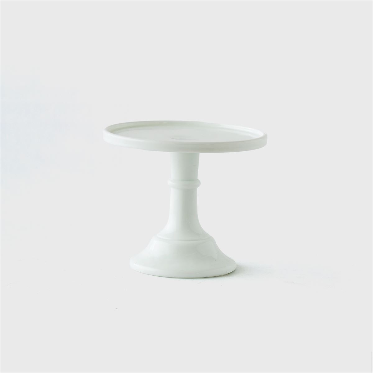 glass cake stand