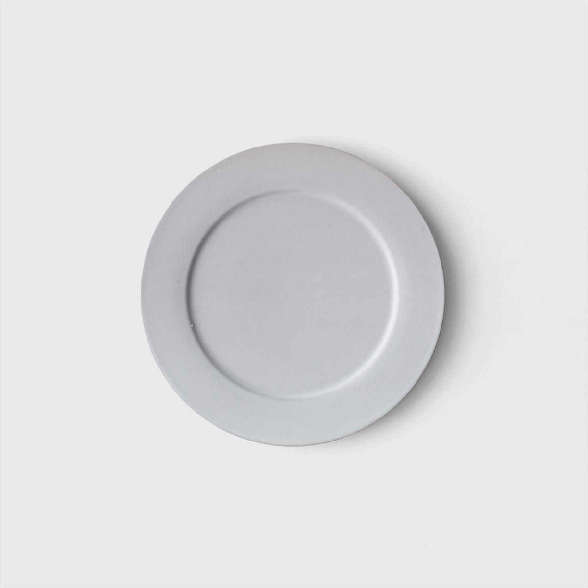 gray round plate