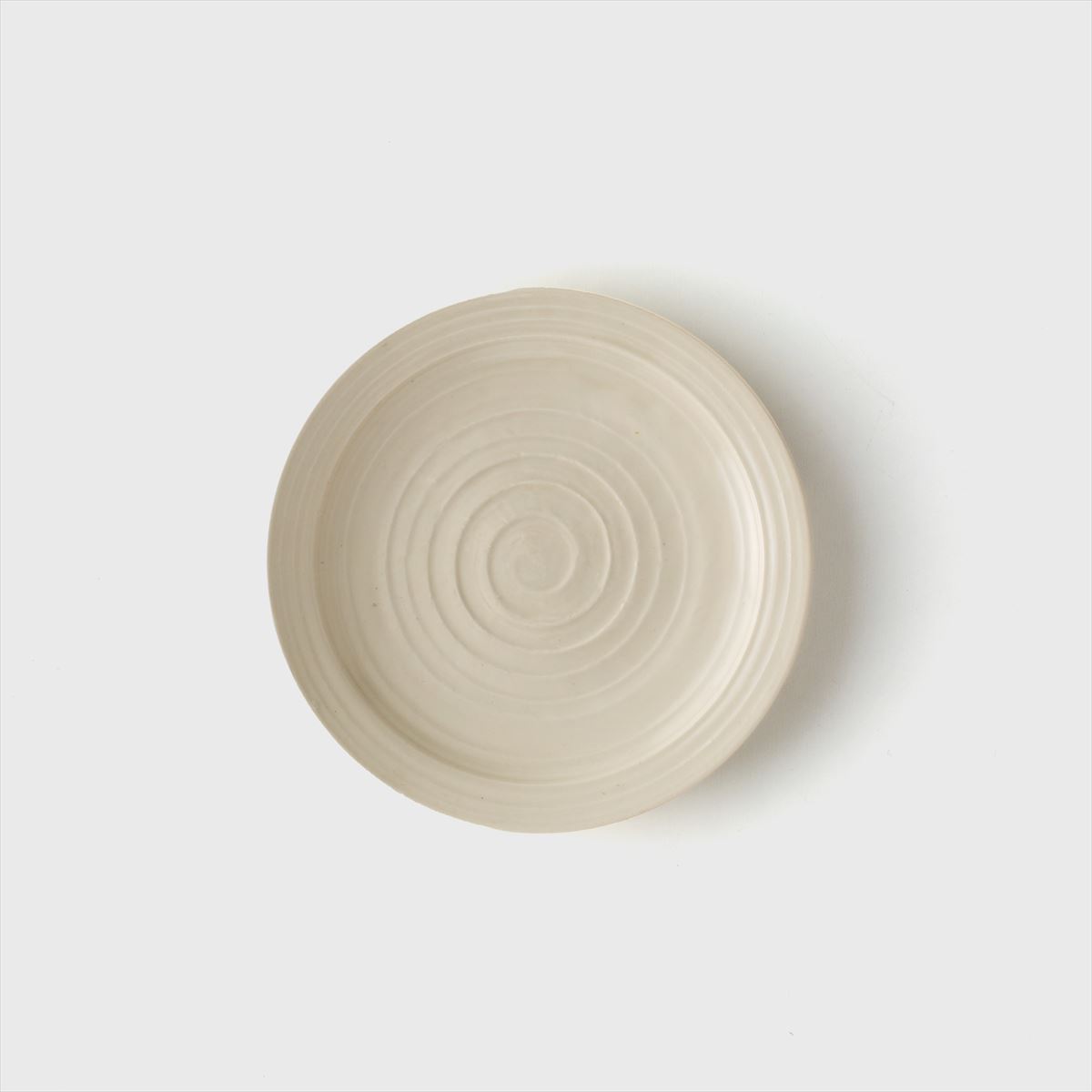 ivory round plate