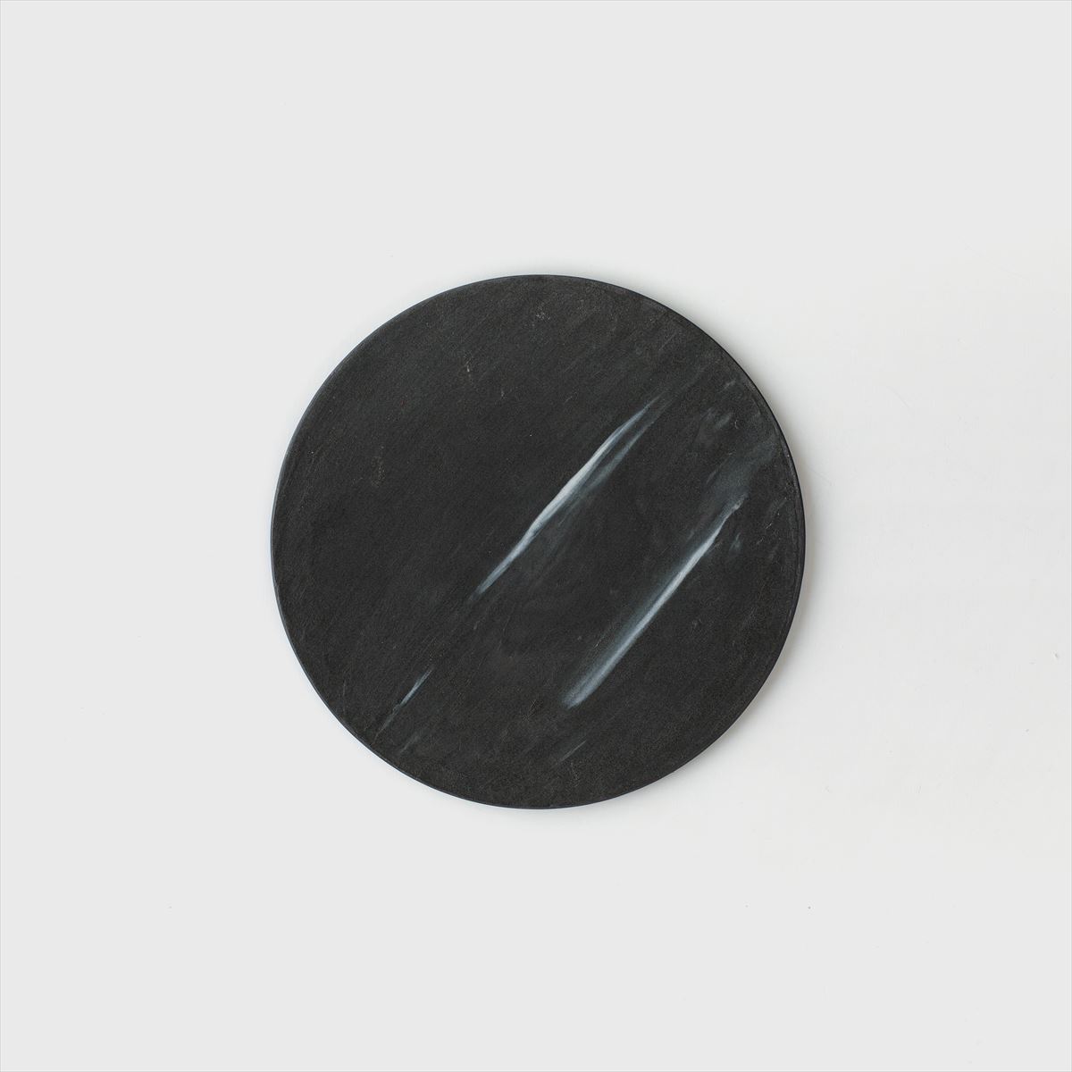 black marble 
round plate