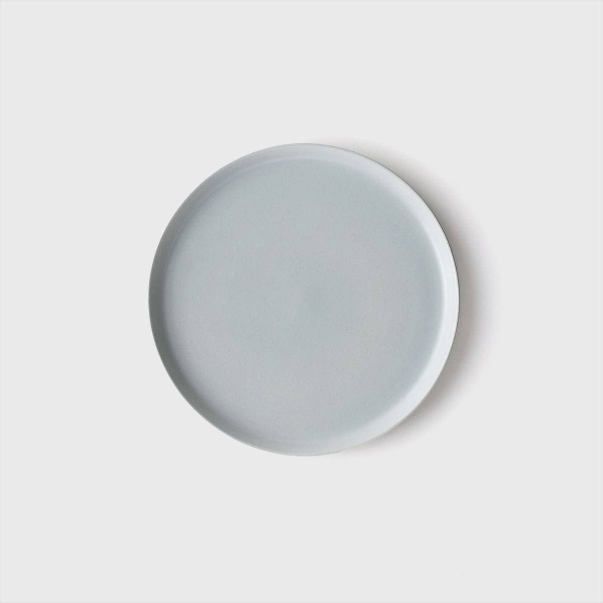 gray round plate