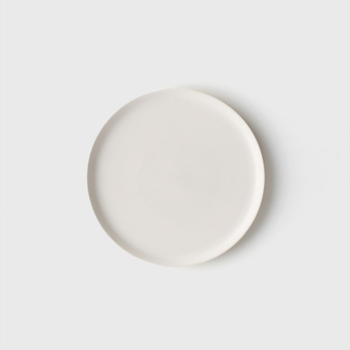 ivory round plate