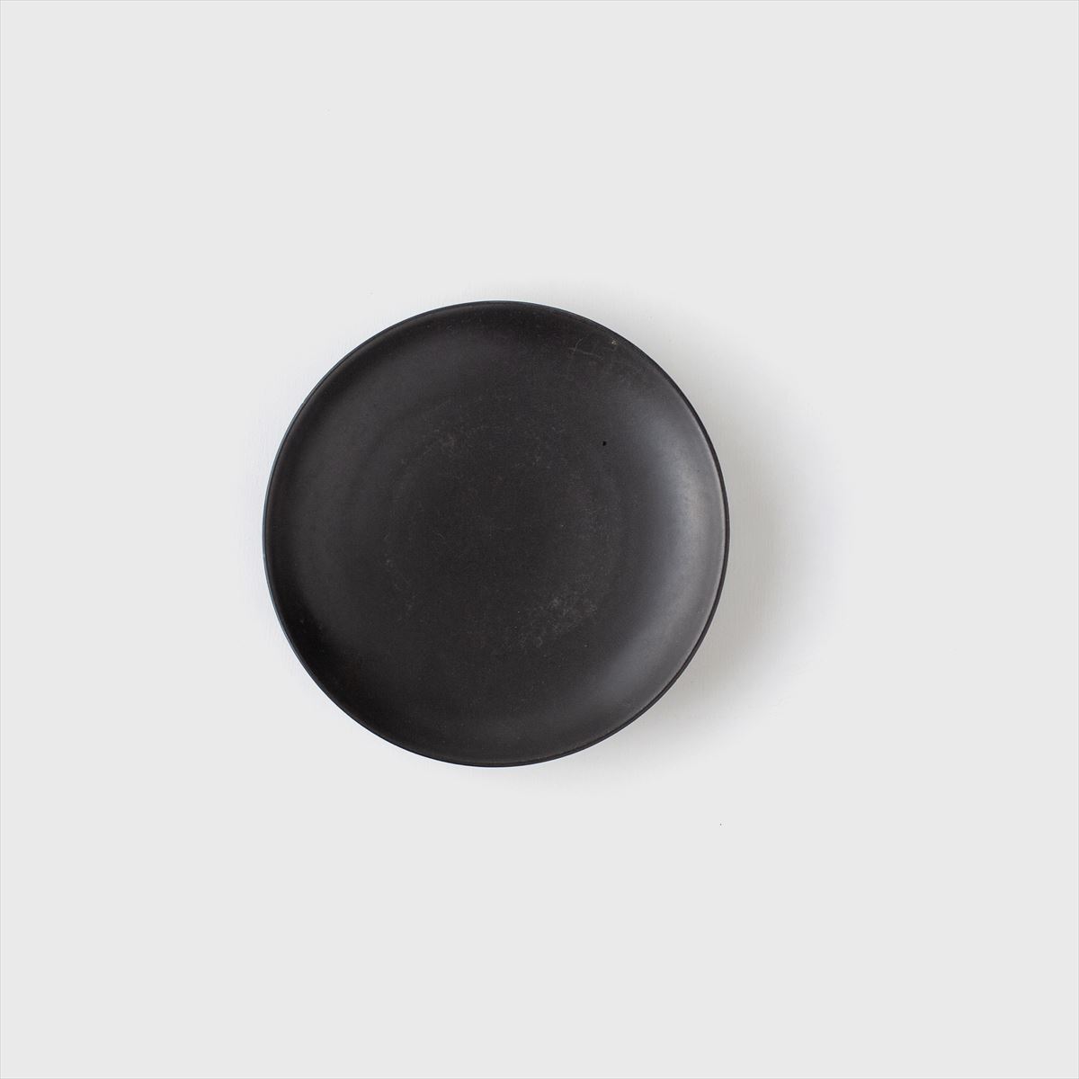 black round plate (S)