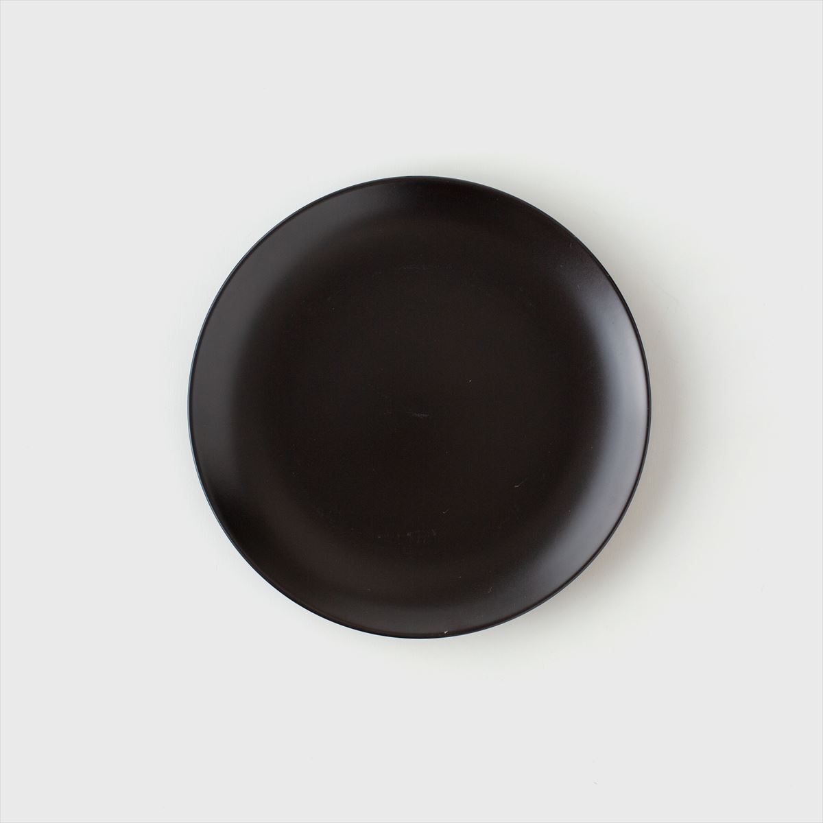 black round plate (L)