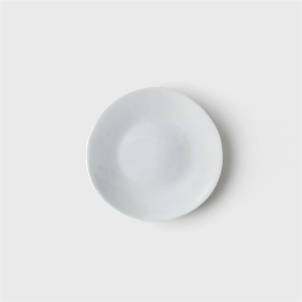 white round plate