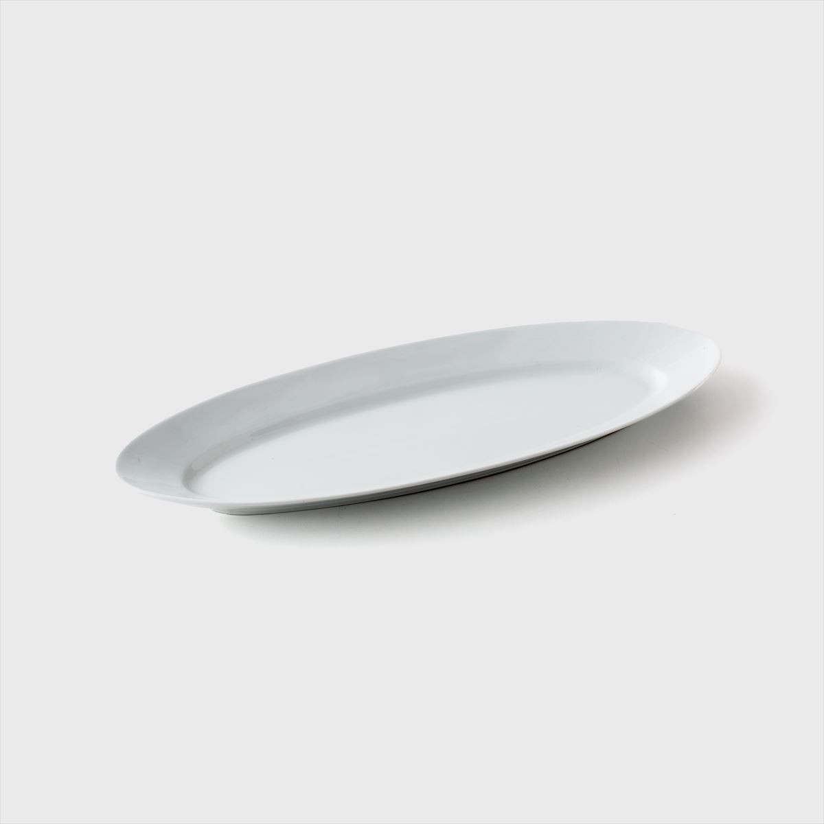 white oval plate