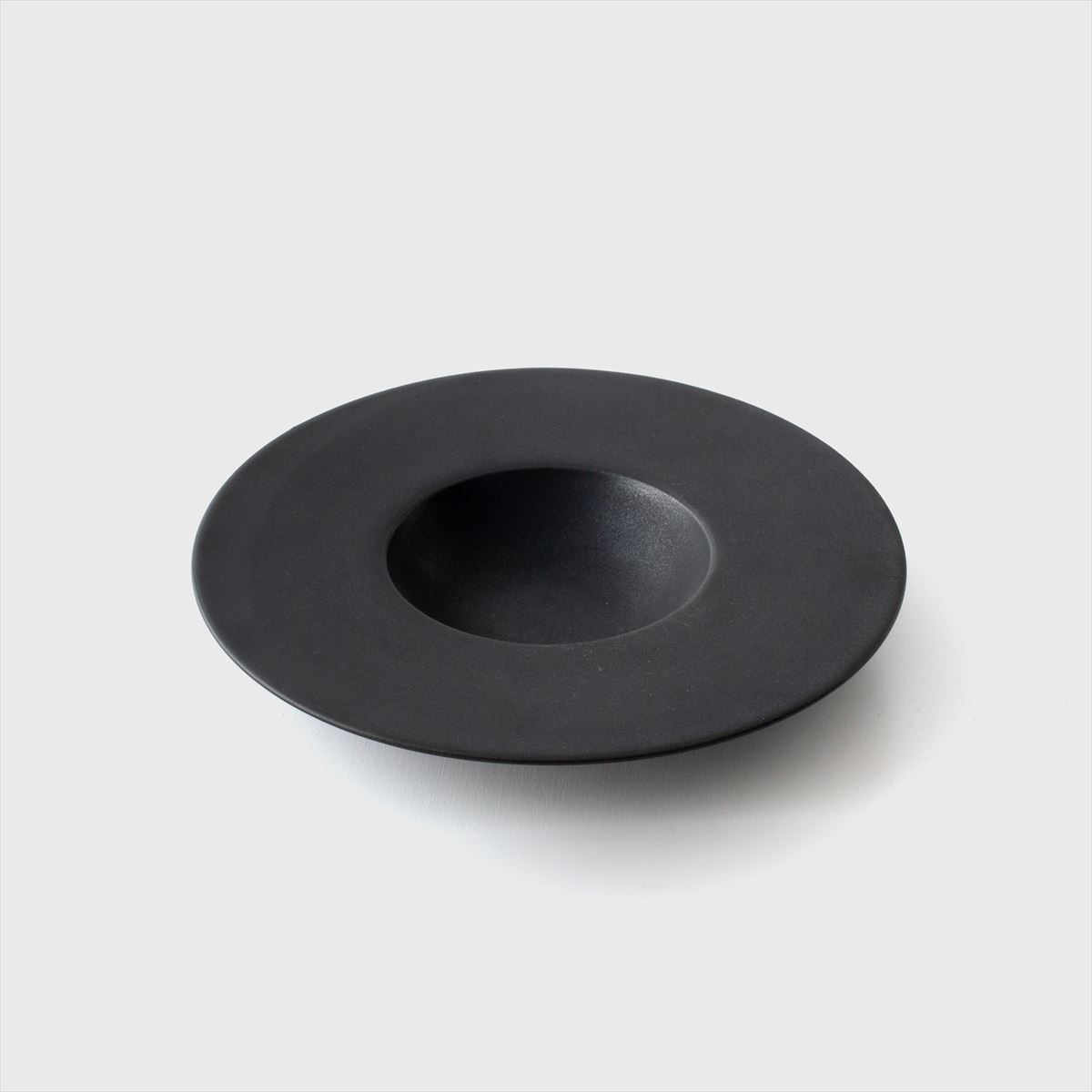 black pasta bowl