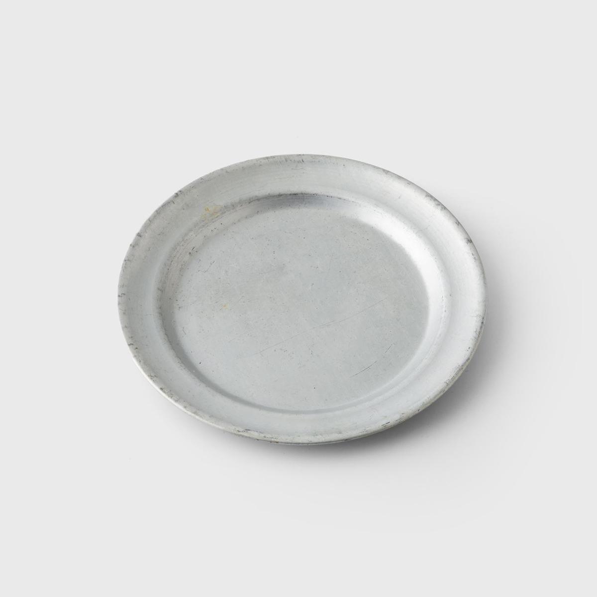 silver round plate