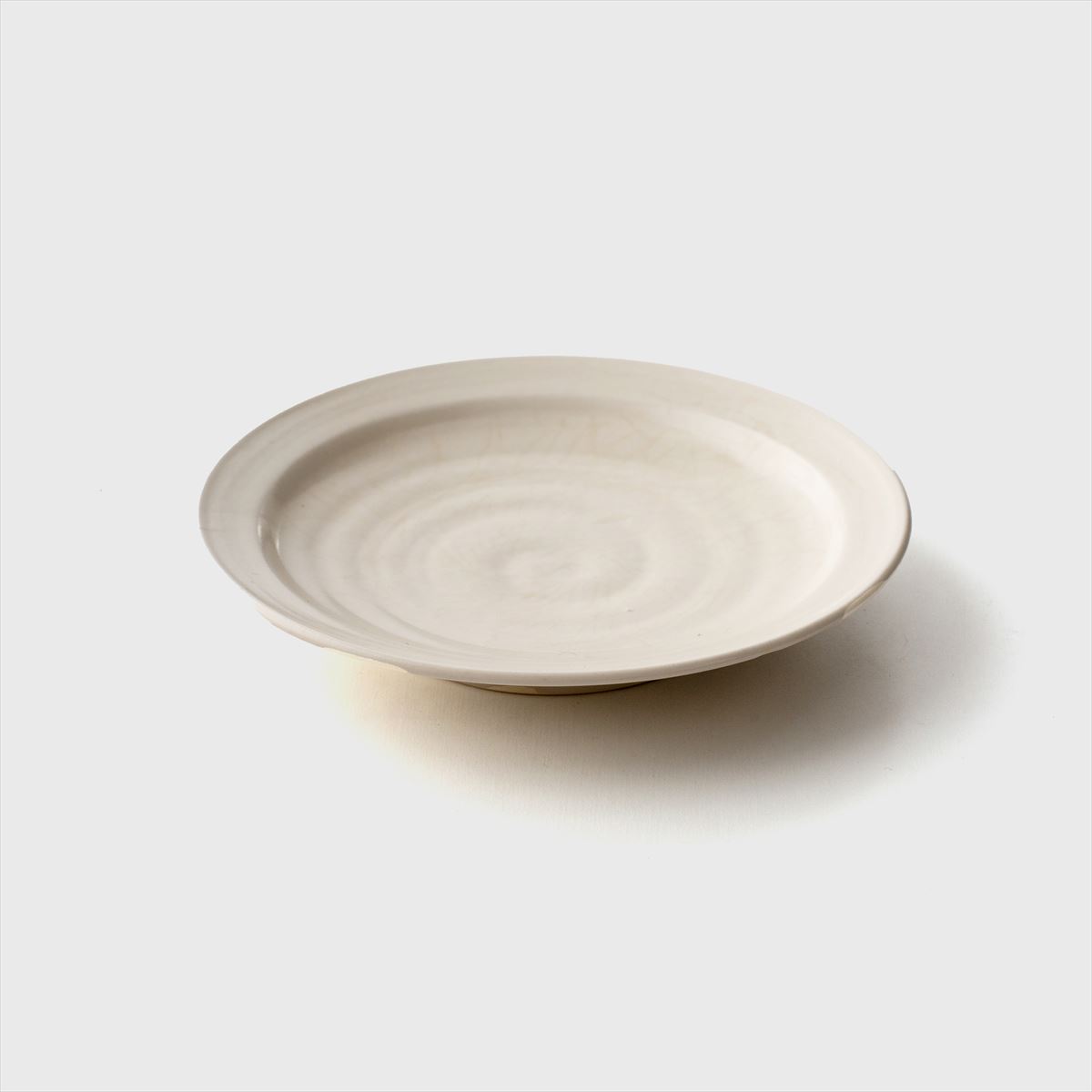 ivory round plate