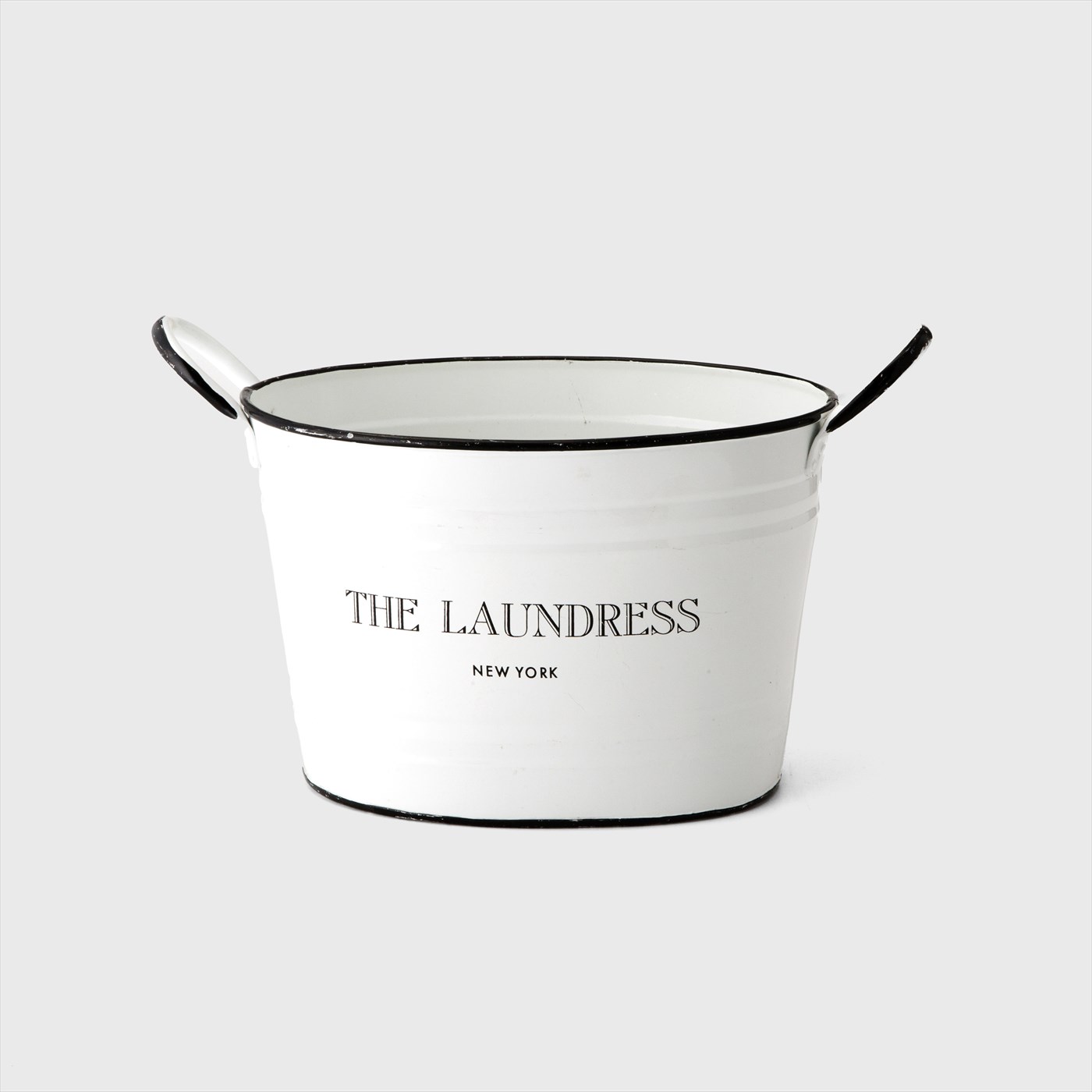 LAUNDRESS
washing basket