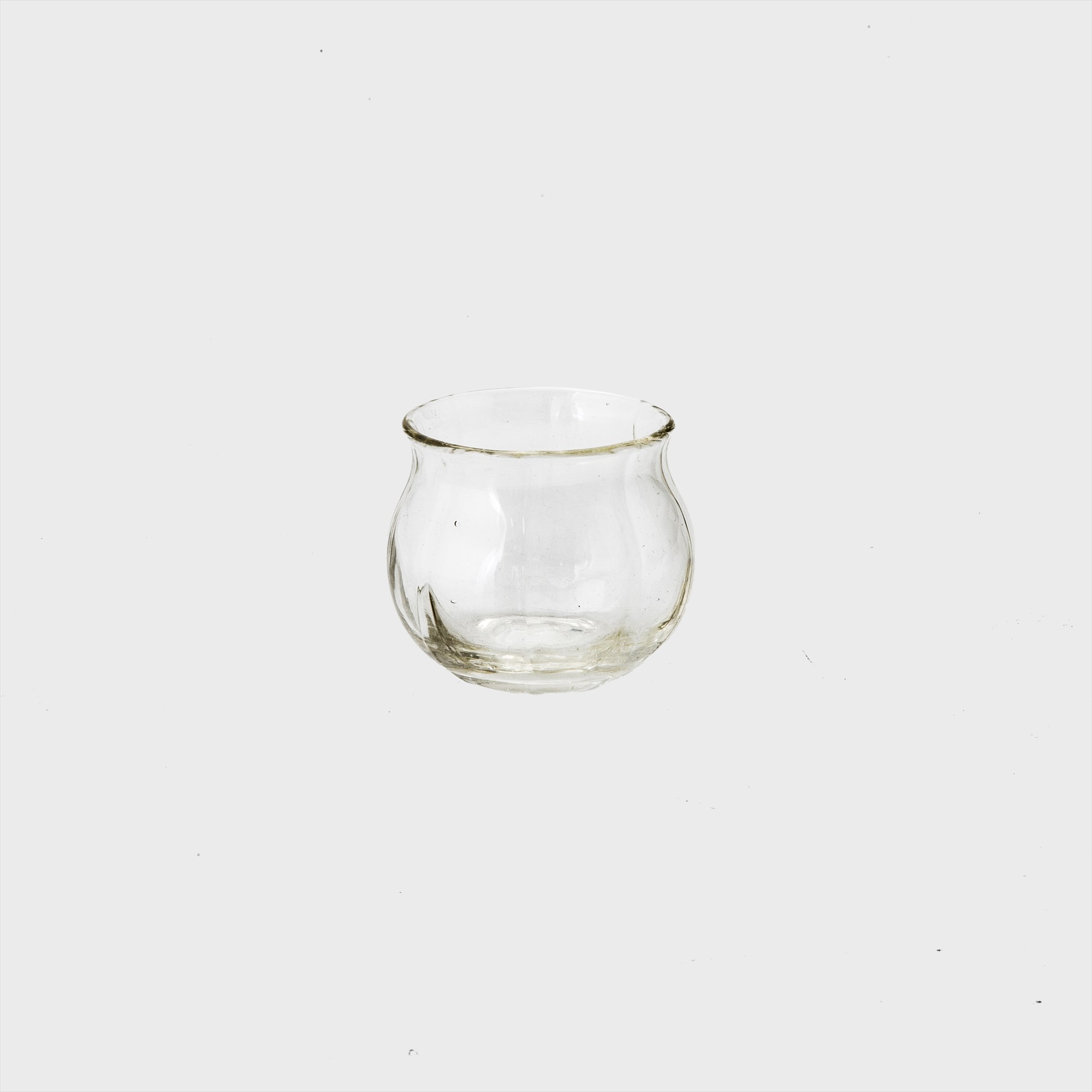 round glass cup