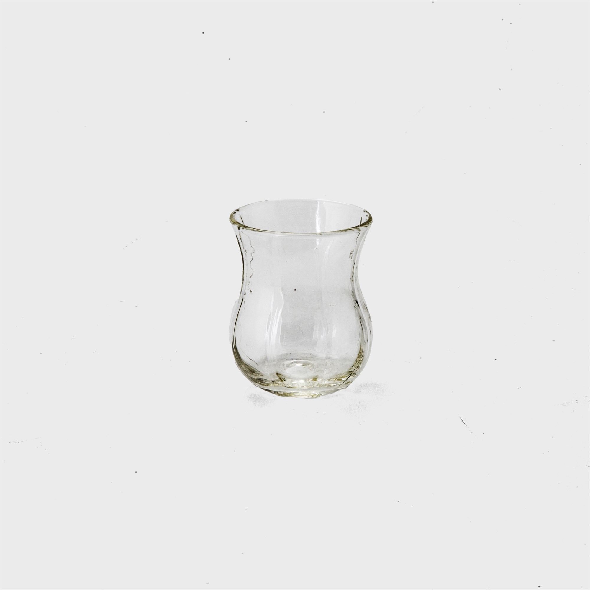 round glass cup