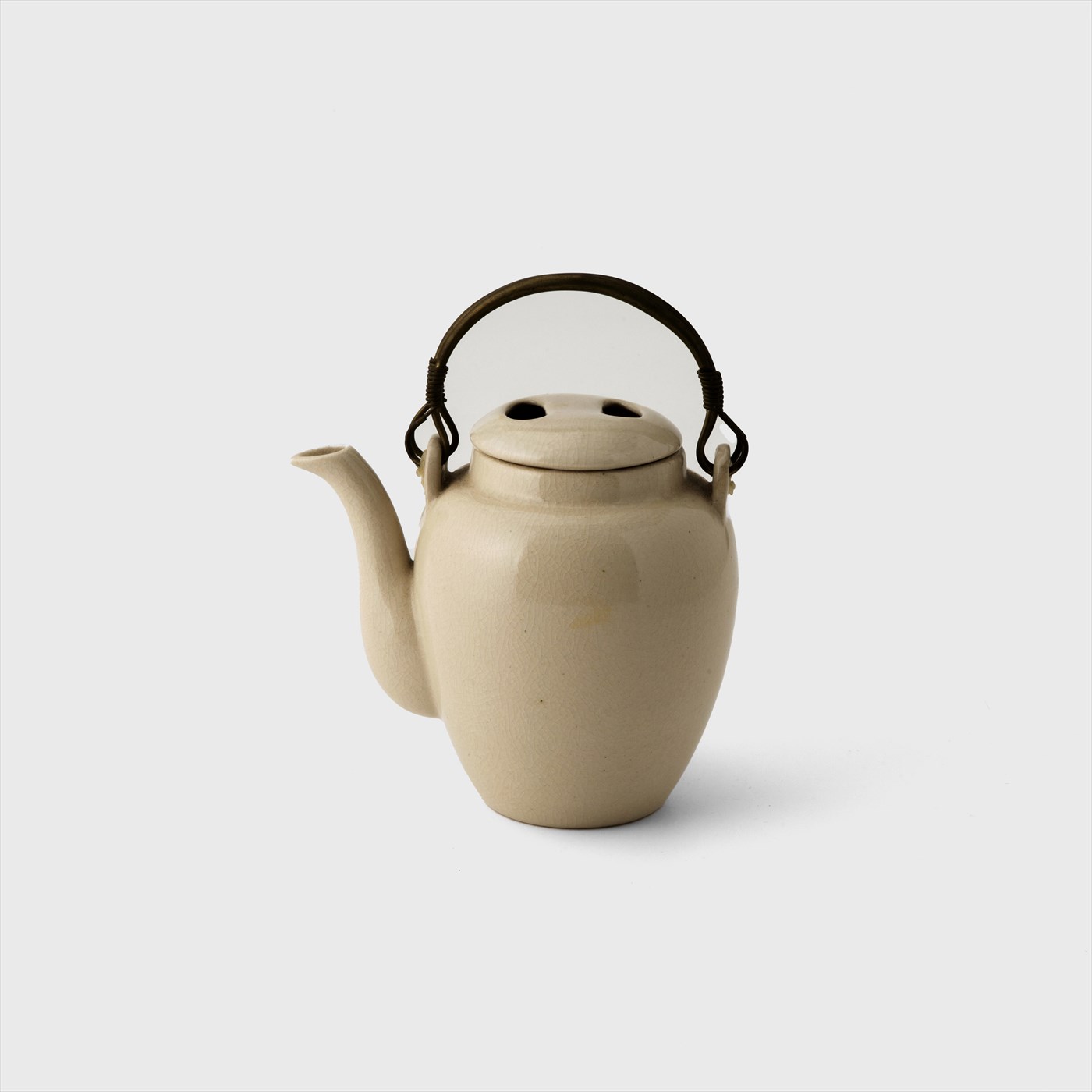 white tea pot