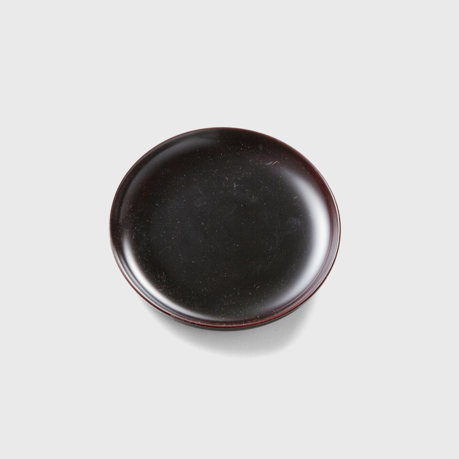 漆塗 black round plate