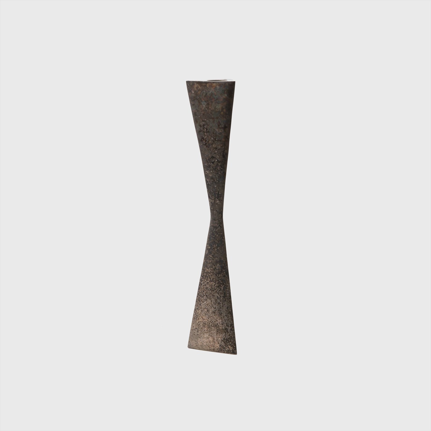 conformal elongated
flower vase