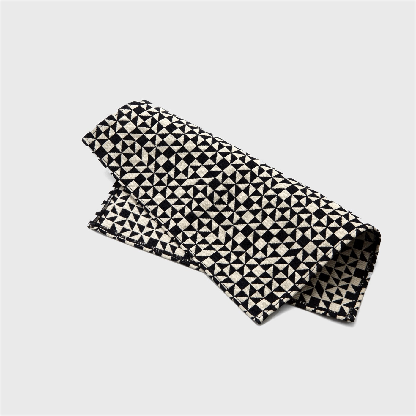 black geometry pattern cloth