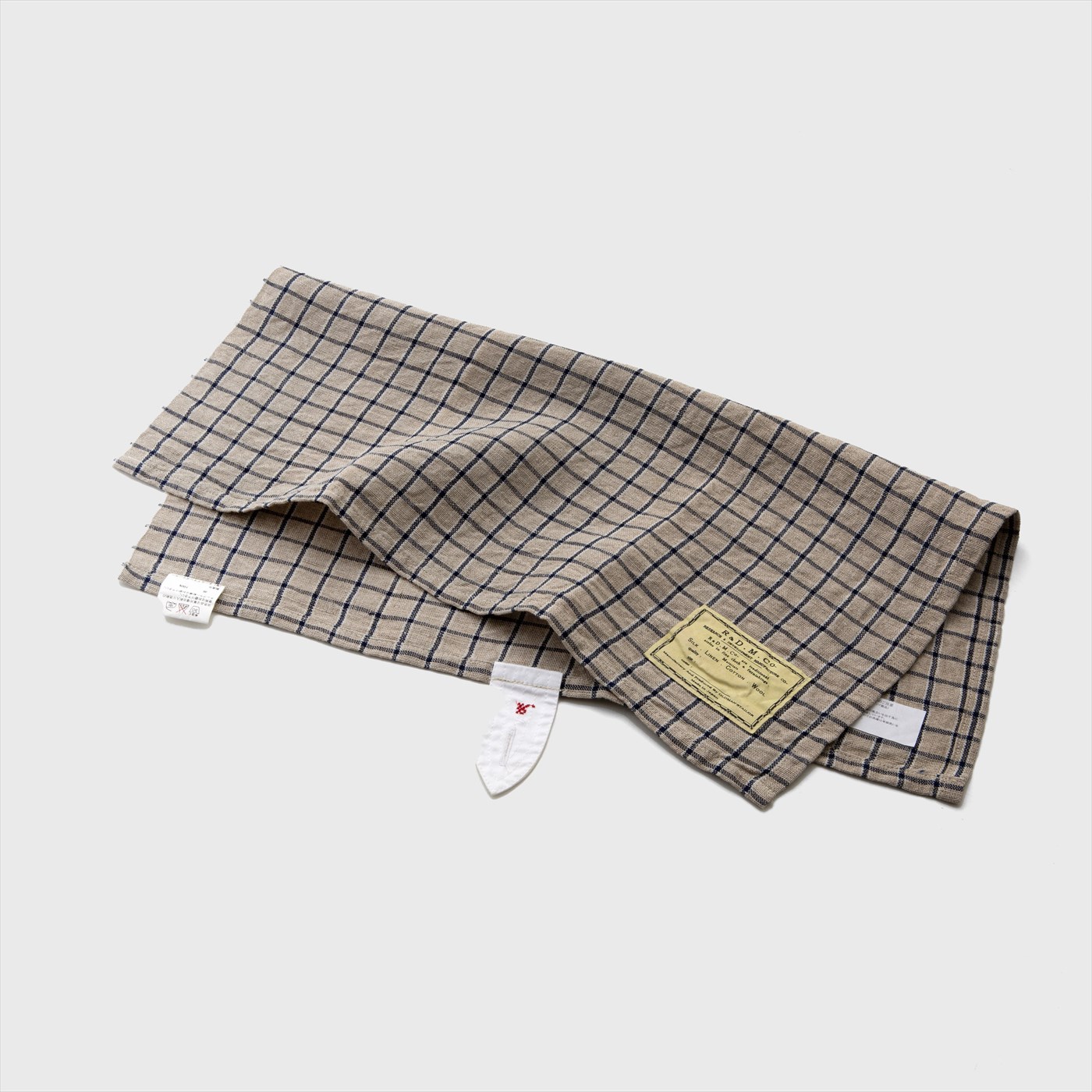 black check pattern
brown cloth