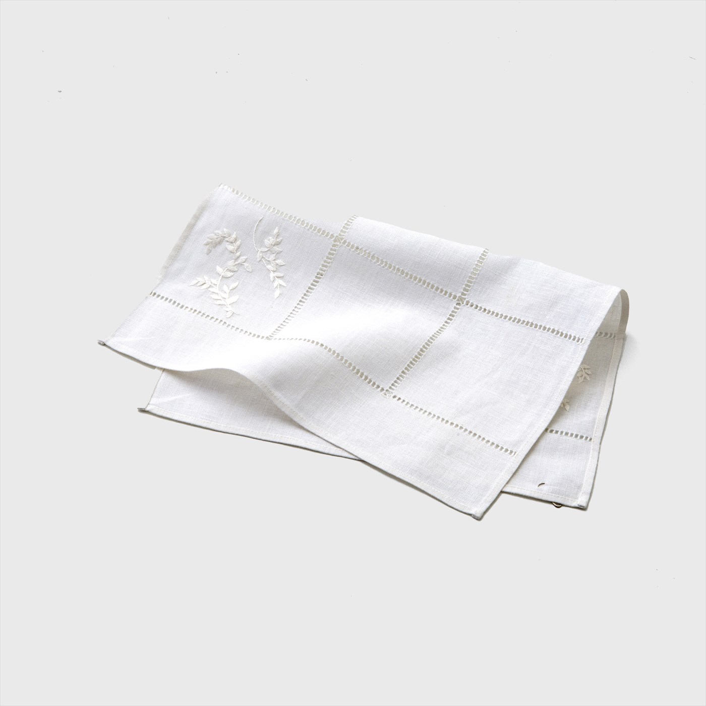 white leaf embroidery
hem stitch cloth