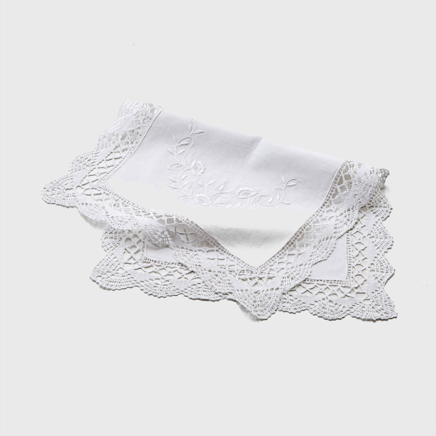 lace & embroidery
white cloth