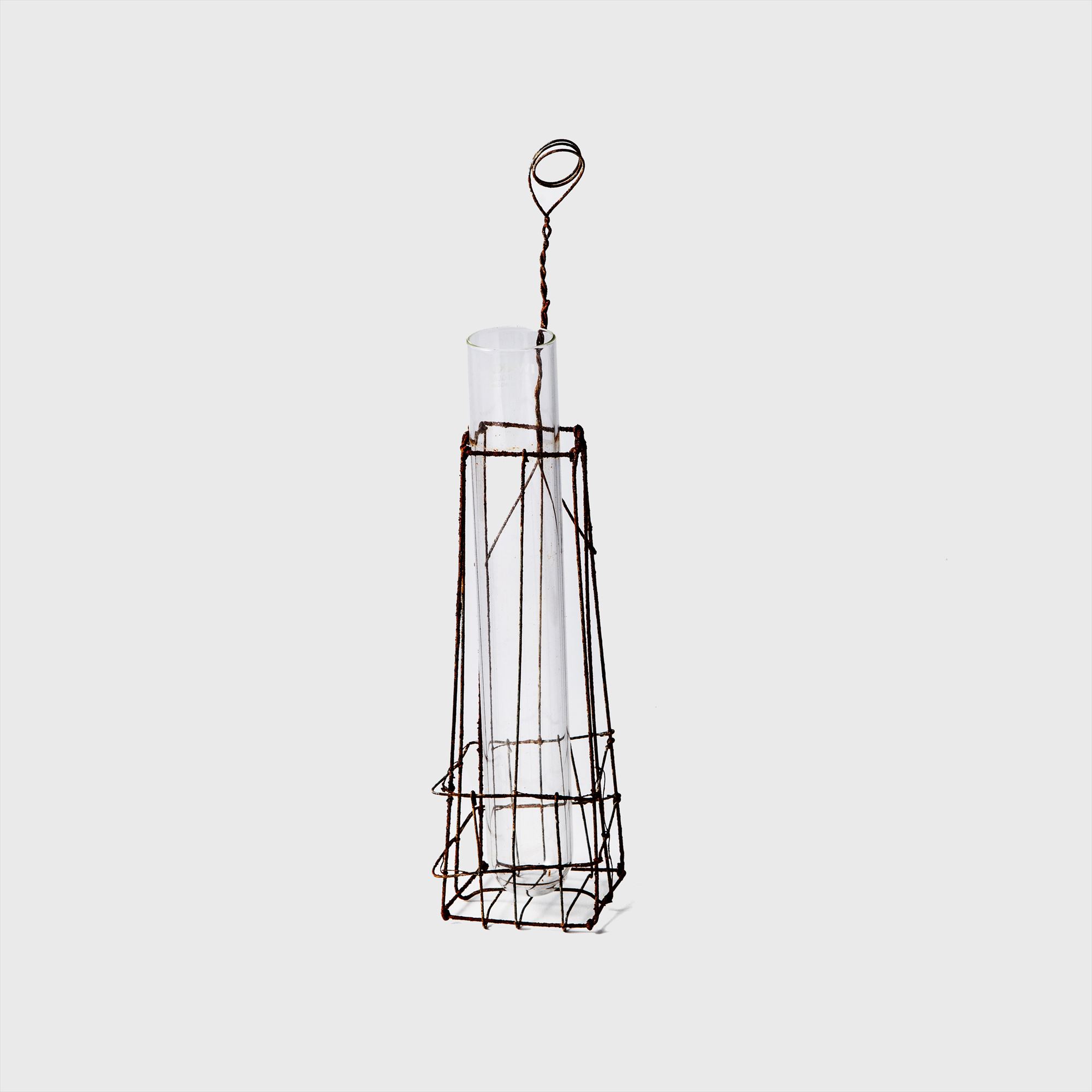 wall hanging
wire flower vase