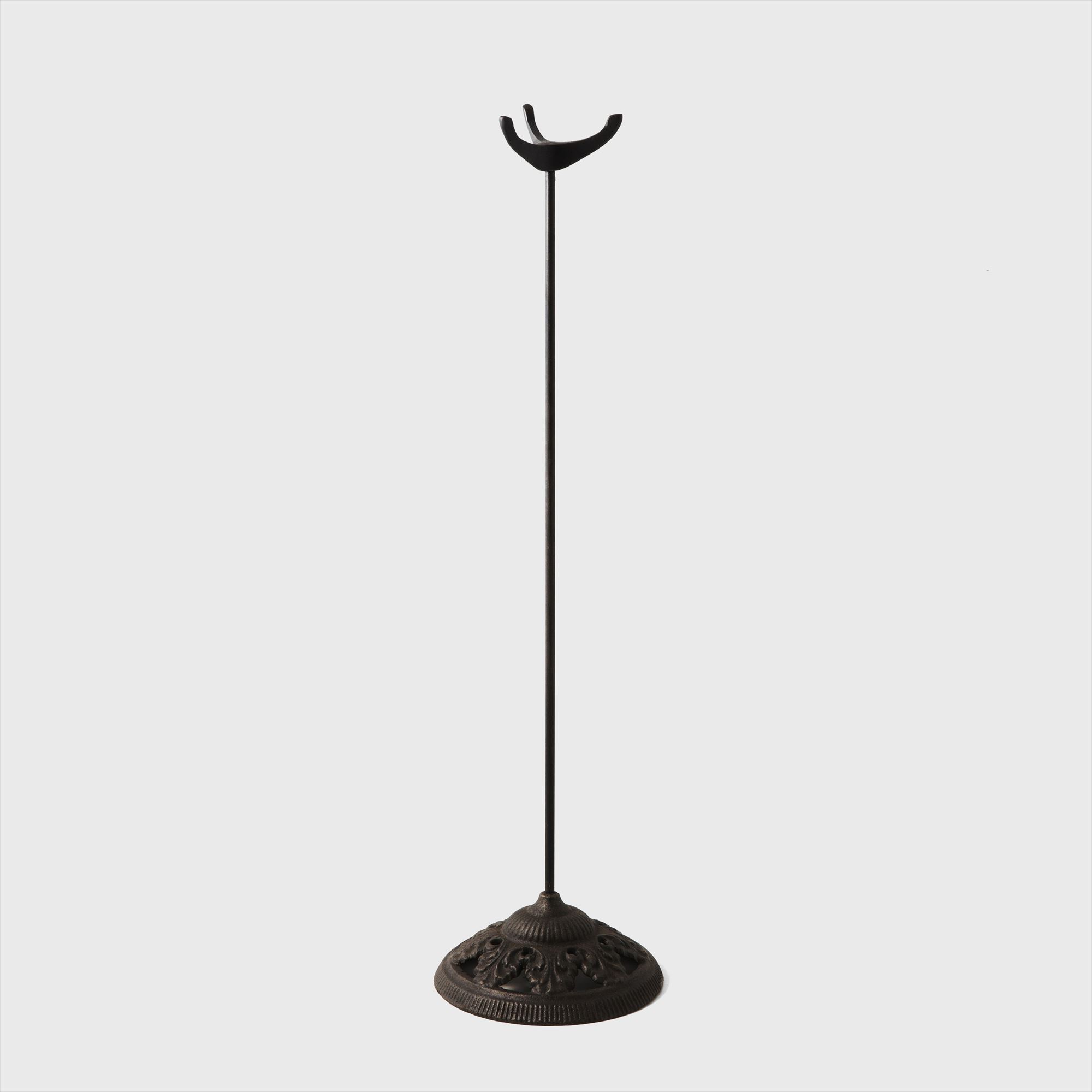 hat stand B